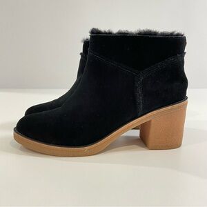 UGG Kasen black suede shearling block heel ankle boots like new size 11 funky
